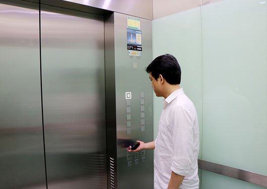 电梯控制系统